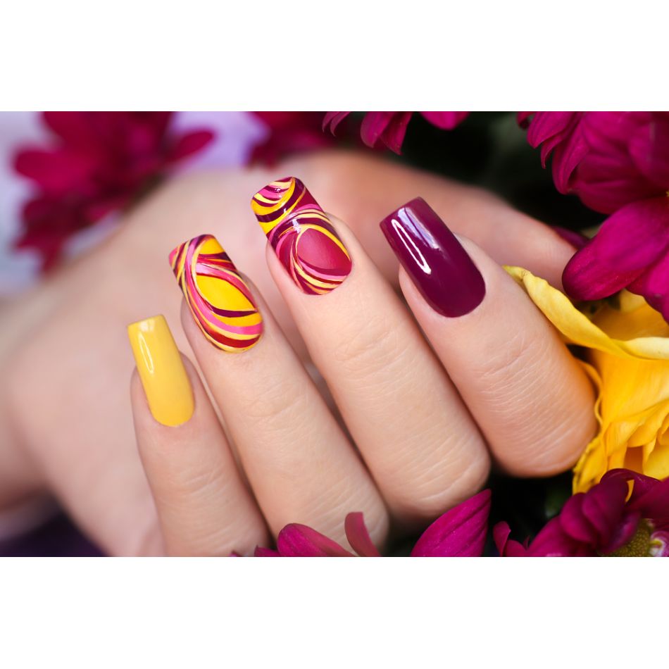 20 de modele de manichiură perfecte pentru 2023