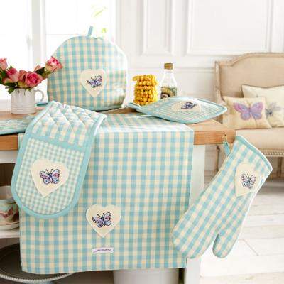 Practic: cum sa scapi de petele de ulei