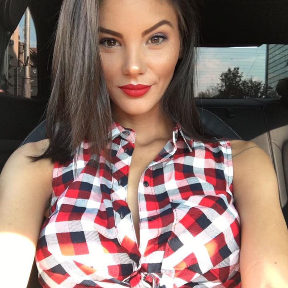 Motivul pentru care Ramona Olaru a divorțat de soțul ei, înainte să se lanseze la tv 