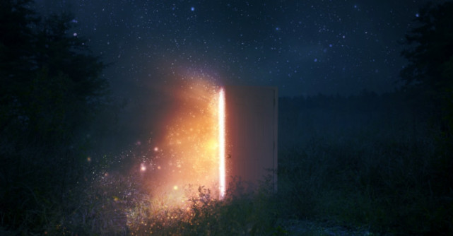 Mulțumește Universului pentru toate ușile închise. Așa te protejează de lucrurile care nu îți sunt destinate