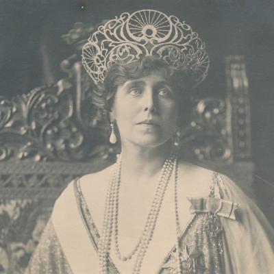 Cazinoul din Constanța și Art Safari prezintă expoziția EA: Regina și Marea