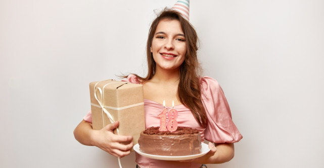 150 + Mesaje și urări de transmis la 18 ani (majorat)