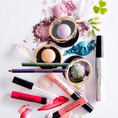 Vrei sa fii in centrul atentiei la festivalurile muzicale? Iata 5 tipuri de make-up pe care le poti adopta