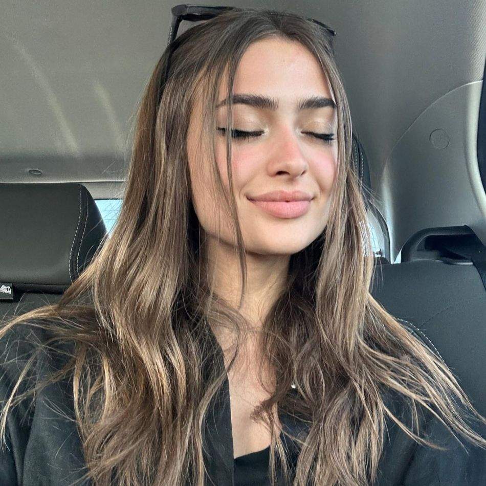 Iuliana Beregoi a dat BAC-ul și se pregătește de facultate în străinătate! Ce va studia artista?