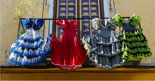 Rochiile cu volane: romantice si seducatoare