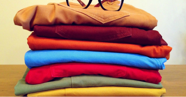 Pantaloni in culori pastelate