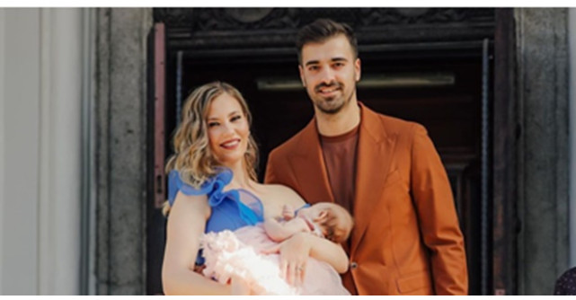Liviu Teodorescu și-a botezat fetița. Imagini de colecție cu superba sa soție și micuța Ecaterina