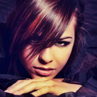 Smart shopping: Ce haine ti se potrivesc in functie de nuanta pielii?