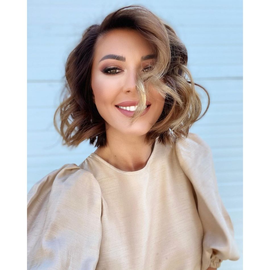 Rețeta delicioasă de brioșe cu ciocolată a Ilincăi Vandici. Băiețelul ei, Zian, o ajută să pregătească acest desert savuros!