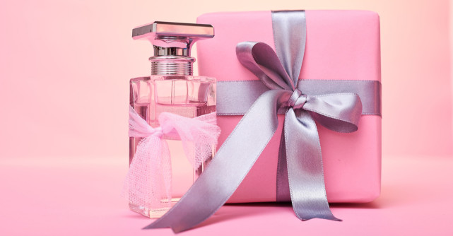 Nu știi ce cadou să dăruiești? Cu aceste seturi de parfumuri nu poți da greș!