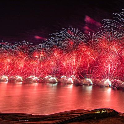 RAS AL KHAIMAH VA SĂRBĂTORI ÎNCEPUTUL ANULUI NOU CU UN SPECTACOL DE ARTIFICII FANTASTIC 