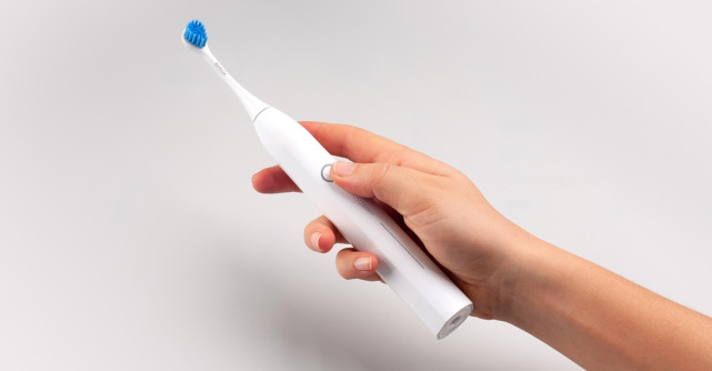 Periuță sonică versus clasică electrică: ce alegi