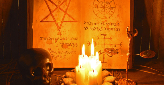 Cartea pierduta a vrajitoarelor