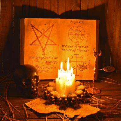 Cartea pierduta a vrajitoarelor