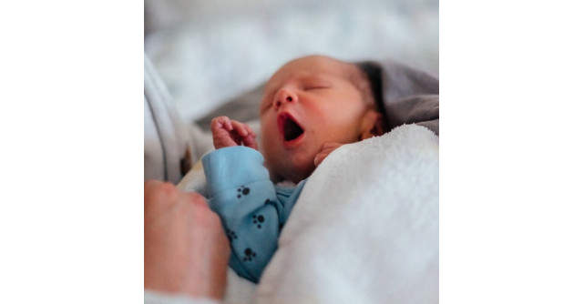 Co-sleeping – dormim sau nu în același pat cu bebe?