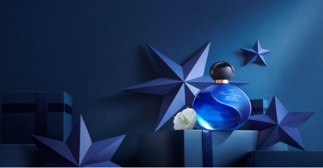 AVON lansează Far Away Beyond The Moon, un parfum inspirat din puterea lunii
