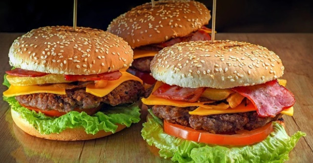 Rețeta de senzație a lui Chef Scărlătescu! Uite cum se prepară burgeri ca la restaurant! 