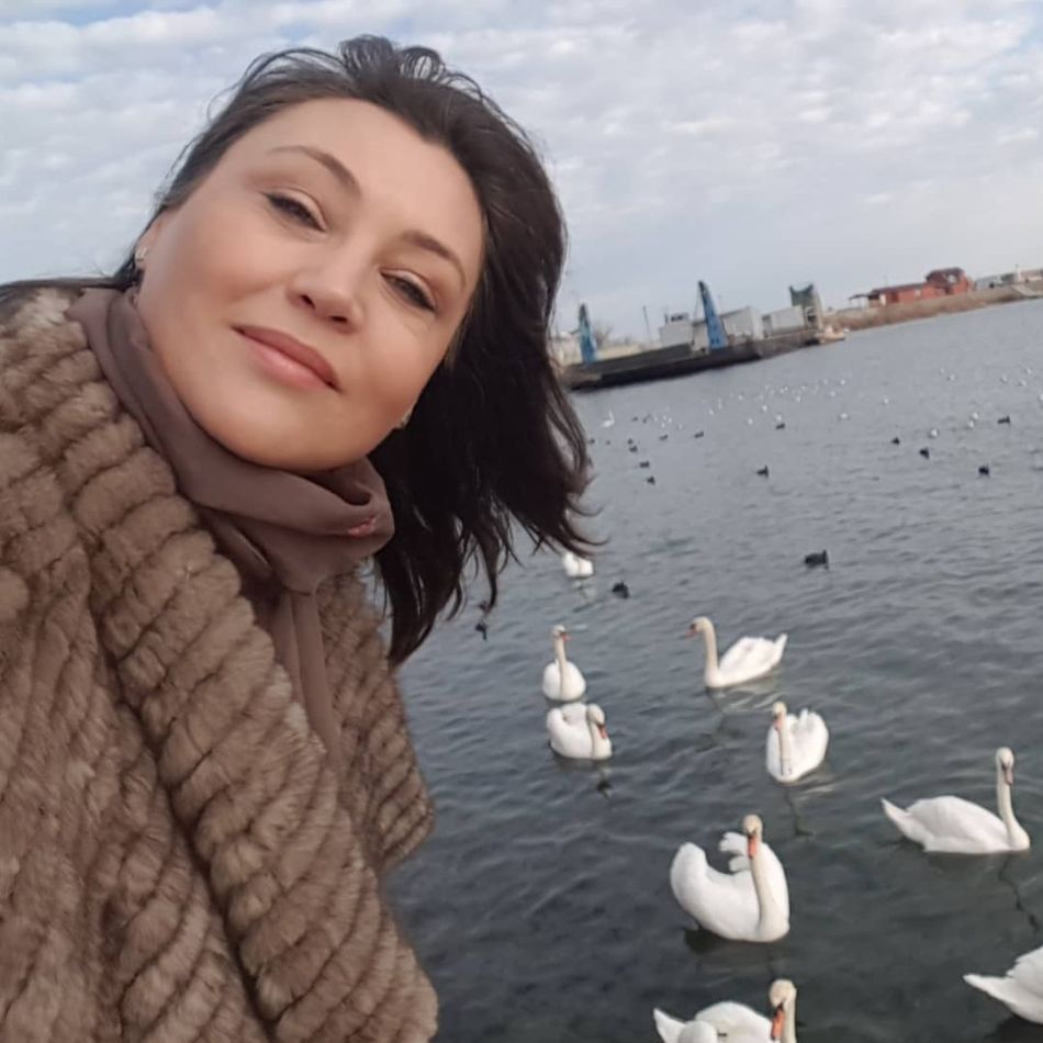 Daniela Nane, fericită alături de iubitul tinerel! În brațele cui a găst actrița fericirea, după divorțul de al doilea soț?