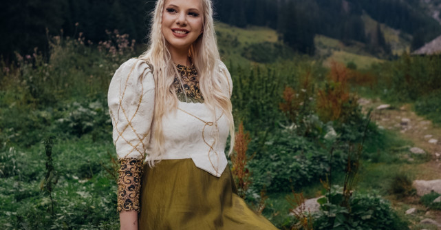 Sandra N s-a întors și face senzație pe TikTok cu piesa Pe cărarea munților