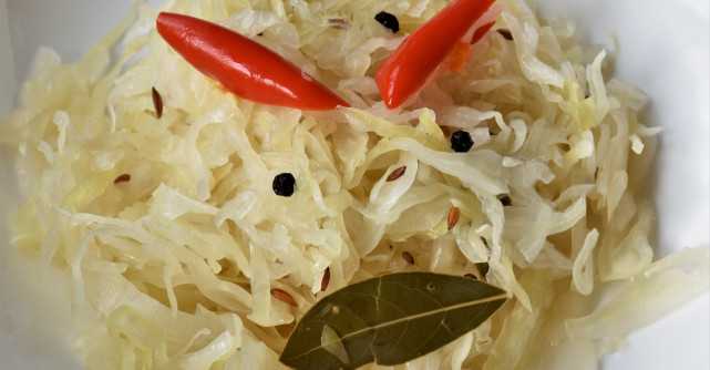 Câte calorii are varza și ce beneficii sanatoase ne aduce?