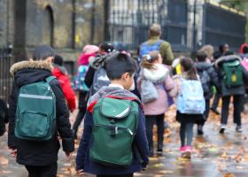 Toți băieții din școlile britanice vor învăța să respecte femeile! Guvernul lansează programul anti-misoginism
