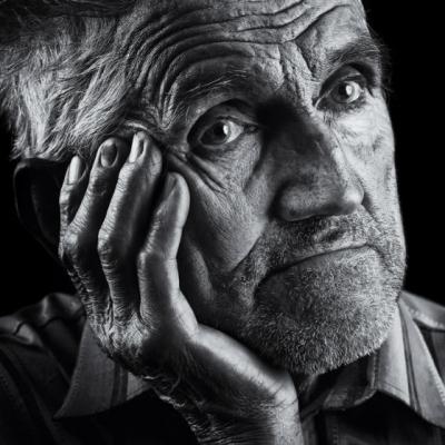 Un batran si-a acuzat vecinul ca i-a furat pensia. Ce a urmat? O adevarata invatatura