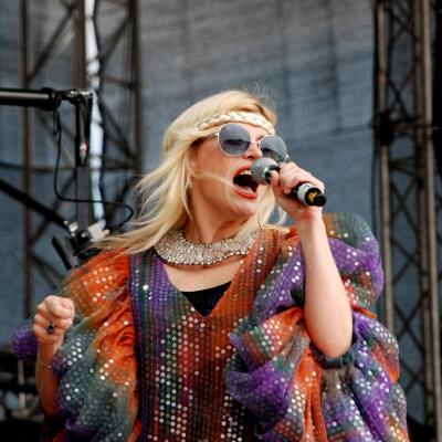 Loredana Groza, gest controversat la premiera filmului Mentorii! Sărutul cu un tiktoker a surprins pe toată lumea