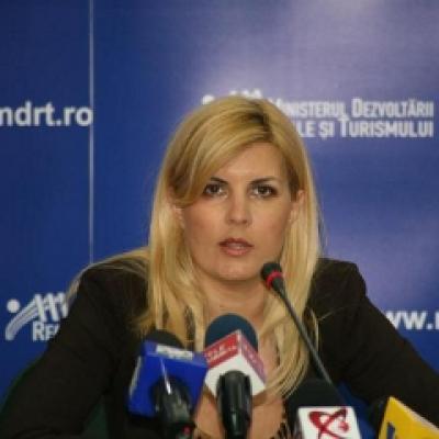 Udrea provoaca scandal cu garderoba!