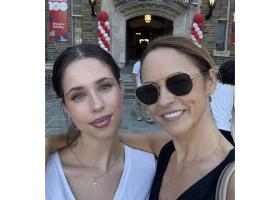 Violeta, fiica Andreei Marin și a lui Ștefan Bănică, a început studiile la Universitatea Cornell din SUA