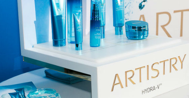 Amway prezinta noua colectie HYDRA-V de la ARTISTRY