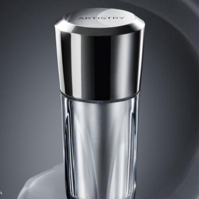 Crema pentru ochi ARTISTRY Creme LuXury, un nou produs de lux exclusiv de la Amway