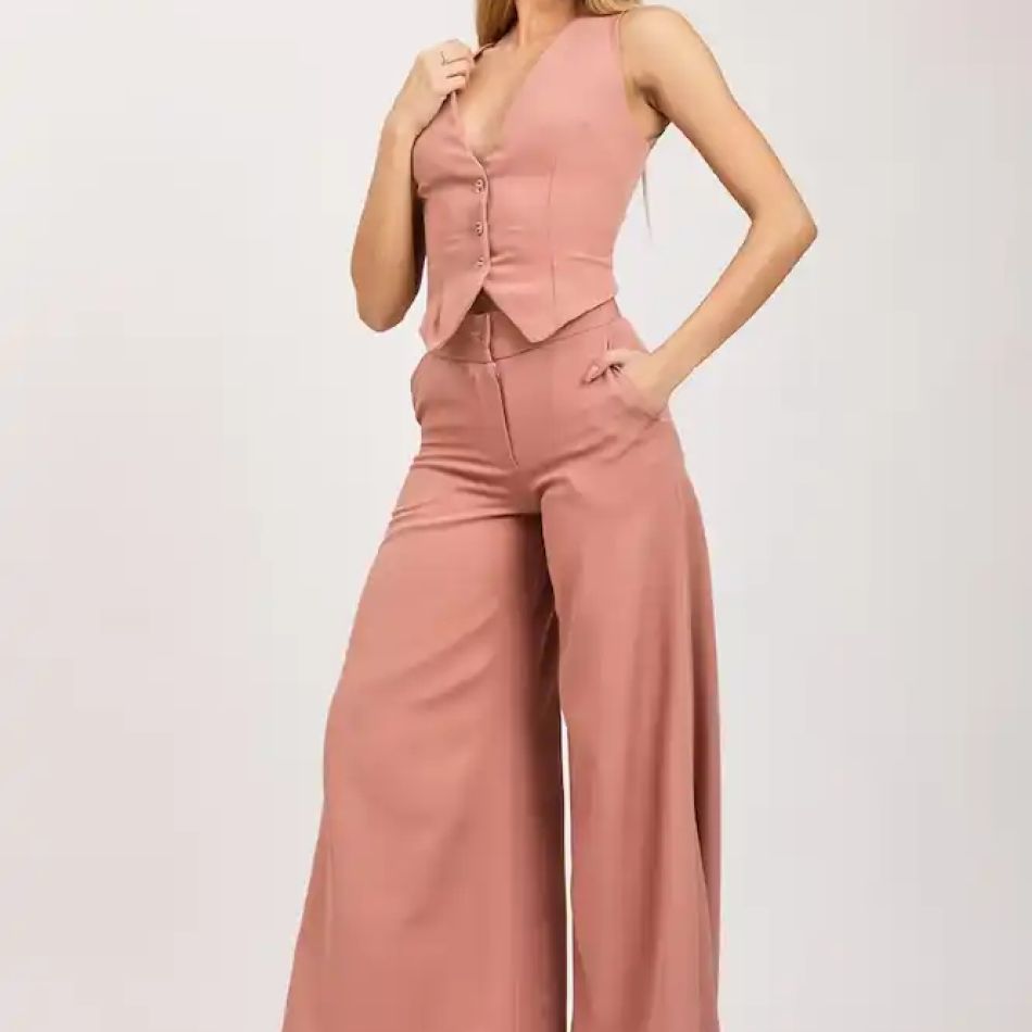 Eleganță și stil la birou: 20 de perechi de pantaloni