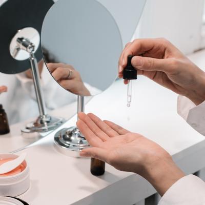 Care este ordinea corectă de aplicare a produselor de îngrijire a tenului