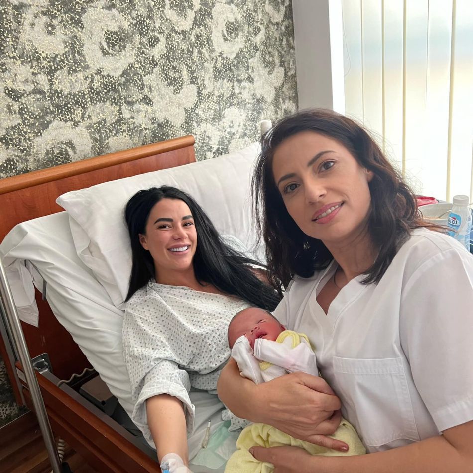 Daniela Crudu a botezat-o pe micuța Daiana. Imagini din ziua cea mare