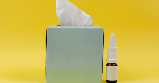Spray nazal vs. batista bebelușului vs. aerosoli – când le folosești și cum le combini eficient