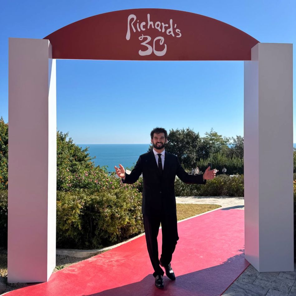 Chef Richard Abou Zaki a împlinit 30 de ani și a organizat o petrecere spectaculoasă în Italia. Ce vedete i-au fost alături