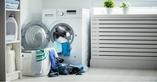 Masini de spalat rufe cu functii pentru haine delicate si pretentioase: 4 recomandari