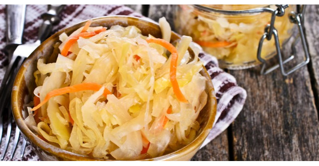 Legatura incredibila dintre varza murata si cancer. Nu s-a stiut asta pana acum