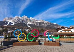 Zi de vineri cu emoții uriașe pentru România la JO 2026! Cine intră în lupta pentru finală la Milano-Cortina