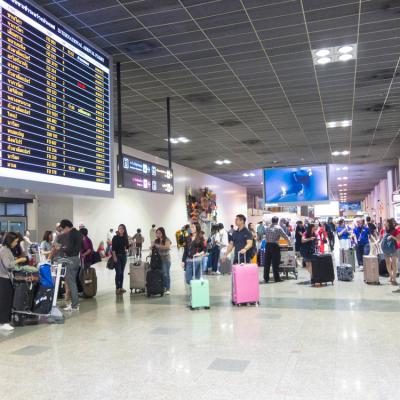Ziua cea mai grea din sezonul de iarnă pentru românii cu zboruri. Vola a rerutat zeci de români cu zboruri anulate sau amânate 