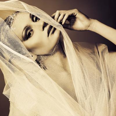 Video: Noua colectie de rochii de mireasa Carolina Herrera