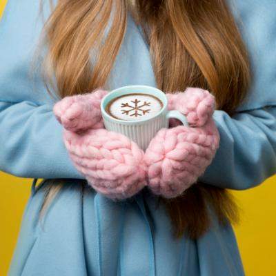 Manusi in modele simpatice carora nu le rezista nici frigul!