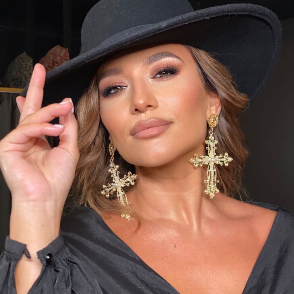 Ce face Claudia Pătrășcanu cât timp copiii ei sunt cu Gabi Bădălău și Bianca Drăgușanu în Dubai. Achizițiile de lux ale artistei