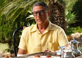 Jason Isaacs despre interpretarea sa în serialul „Archie”: O incursiune în inima întunecată a Hollywood-ului clasic