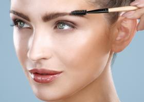 5 produse cosmetice pentru sprancene perfecte