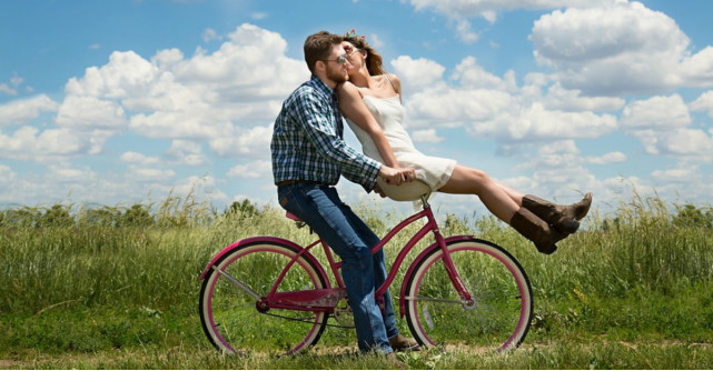 Cele mai tari piese unisex pentru cupluri: economie în 2!