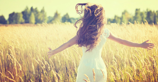 Ingrijirea parului pe timpul verii: Sfaturi de la cei mai buni stilisti