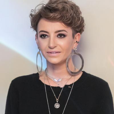 Giulia Anghelescu uimește pe zi ce trece. A slăbit aproape 30 kilograme și tot nu e mulțumită. Continuă să slăbească!