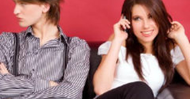 Iubirea dintre un introvertit si un extravertit in psihologie: magia contrariilor sau blestemul lor?