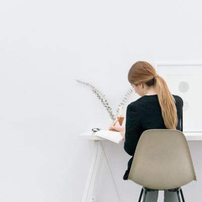 Trucuri simple care te ajuta sa stai mai putin pe scaun in timpul zilei